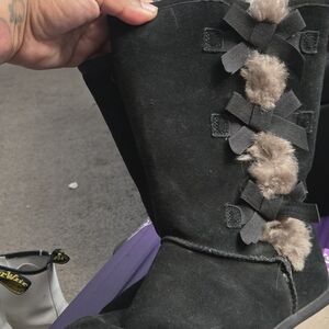 Koolaburra Black Winter Boots with Fur Details